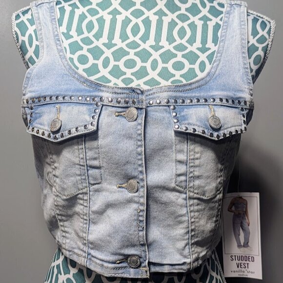 NWT Denim Cropped Studded Vest - Size Medium - Front Pockets - Picture 2 of 5